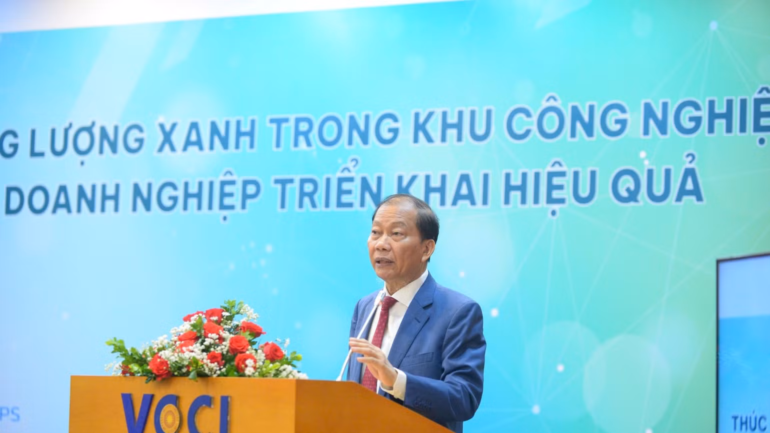 Phó Chủ tịch Liên đoàn Thương mại và Công nghiệp Việt Nam (VCCI) Hoàng Quang Phòng. Phó Chủ tịch Liên đoàn Thương mại và Công nghiệp Việt Nam (VCCI) Hoàng Quang Phòng.