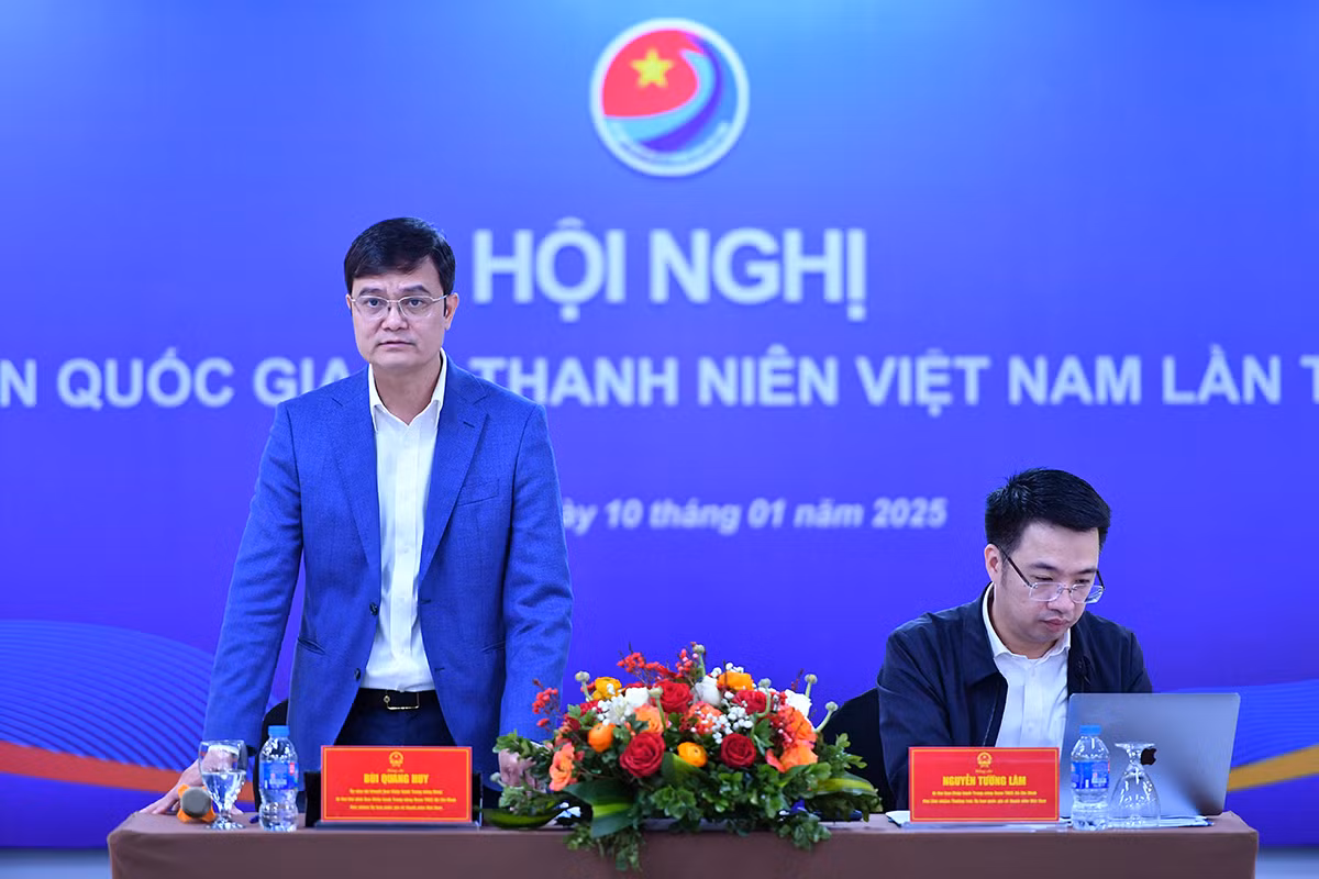 Đồng chí Bùi Quang Huy, Ủy viên dự khuyết Trung ương Đảng, Bí thư thứ nhất Trung ương Đoàn, Chủ nhiệm Ủy ban quốc gia về Thanh niên Việt Nam phát biểu khai mạc Hội nghị.