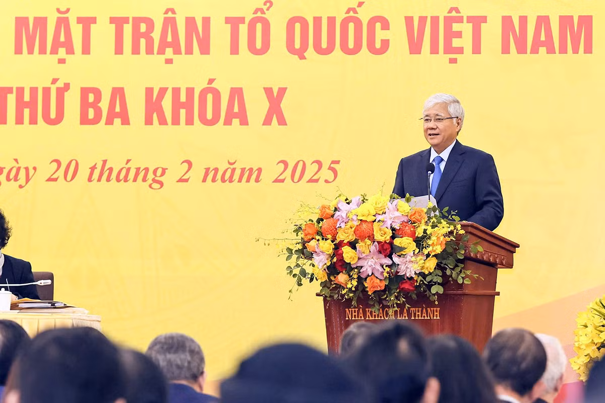 Đồng chí Đỗ Văn Chiến phát biểu khai mạc Hội nghị.