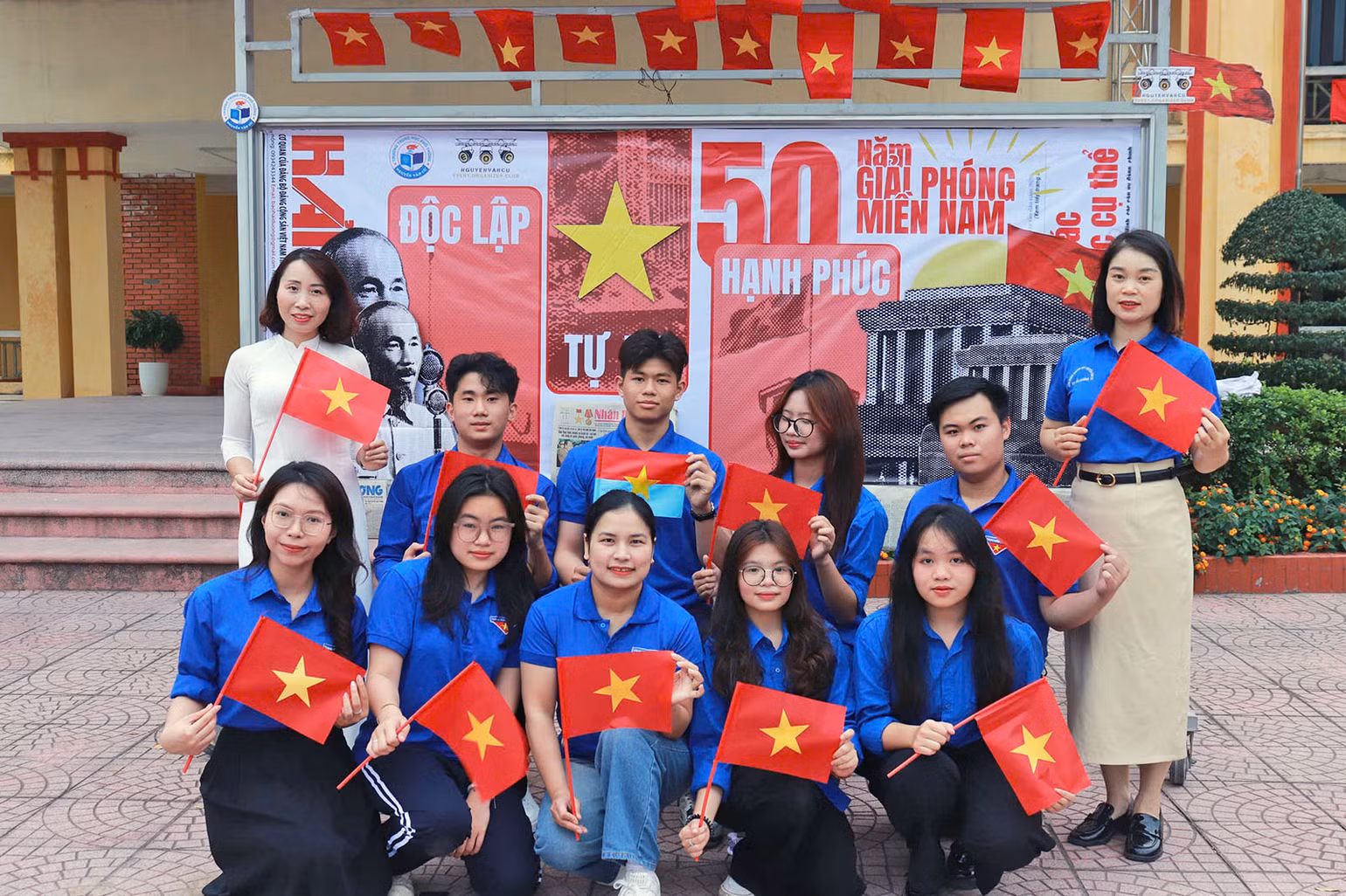 Đoàn viên, thanh niên, giáo viên trẻ tỉnh Hải Dương tham gia đợt cao điểm tuyên truyền "Hòa bình đẹp lắm".