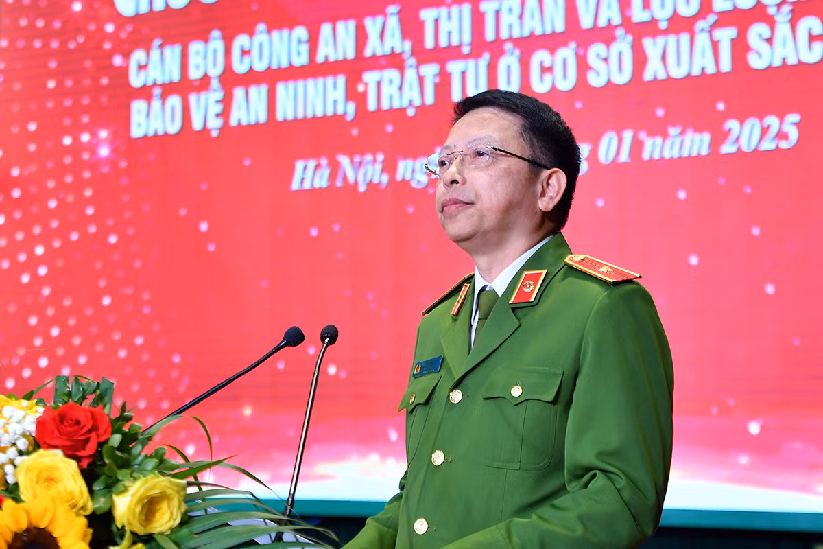 Thiếu tướng Nguyễn Hồng Ky phát biểu ý kiến tại chương trình.