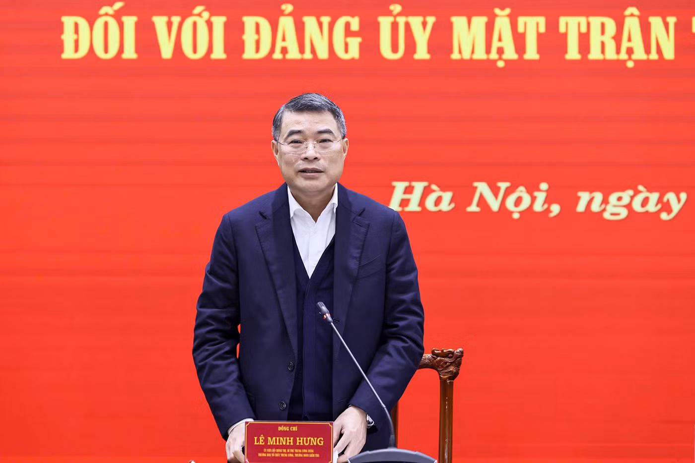 Đồng chí Lê Minh Hưng phát biểu ý kiến tại Hội nghị.
