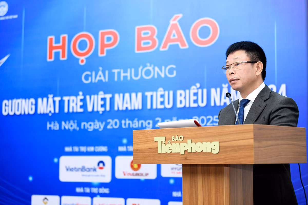 Nhà báo Phùng Công Sưởng, Tổng Biên tập Báo Tiền Phong, cung cấp các thống kê về Giải thưởng "Gương mặt trẻ Việt Nam tiêu biểu" năm 2024.