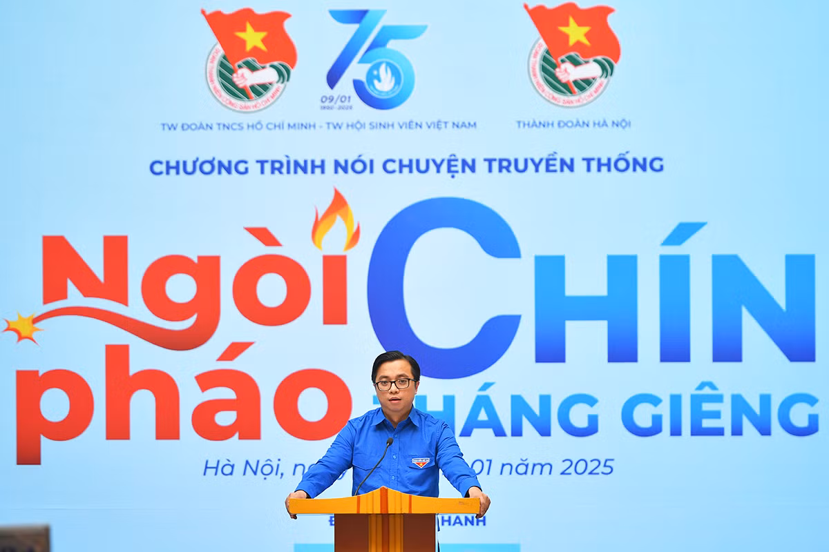 Đồng chí Nguyễn Đức Nguyên ôn lại truyền thống hào hùng của lực lượng học sinh, sinh viên.