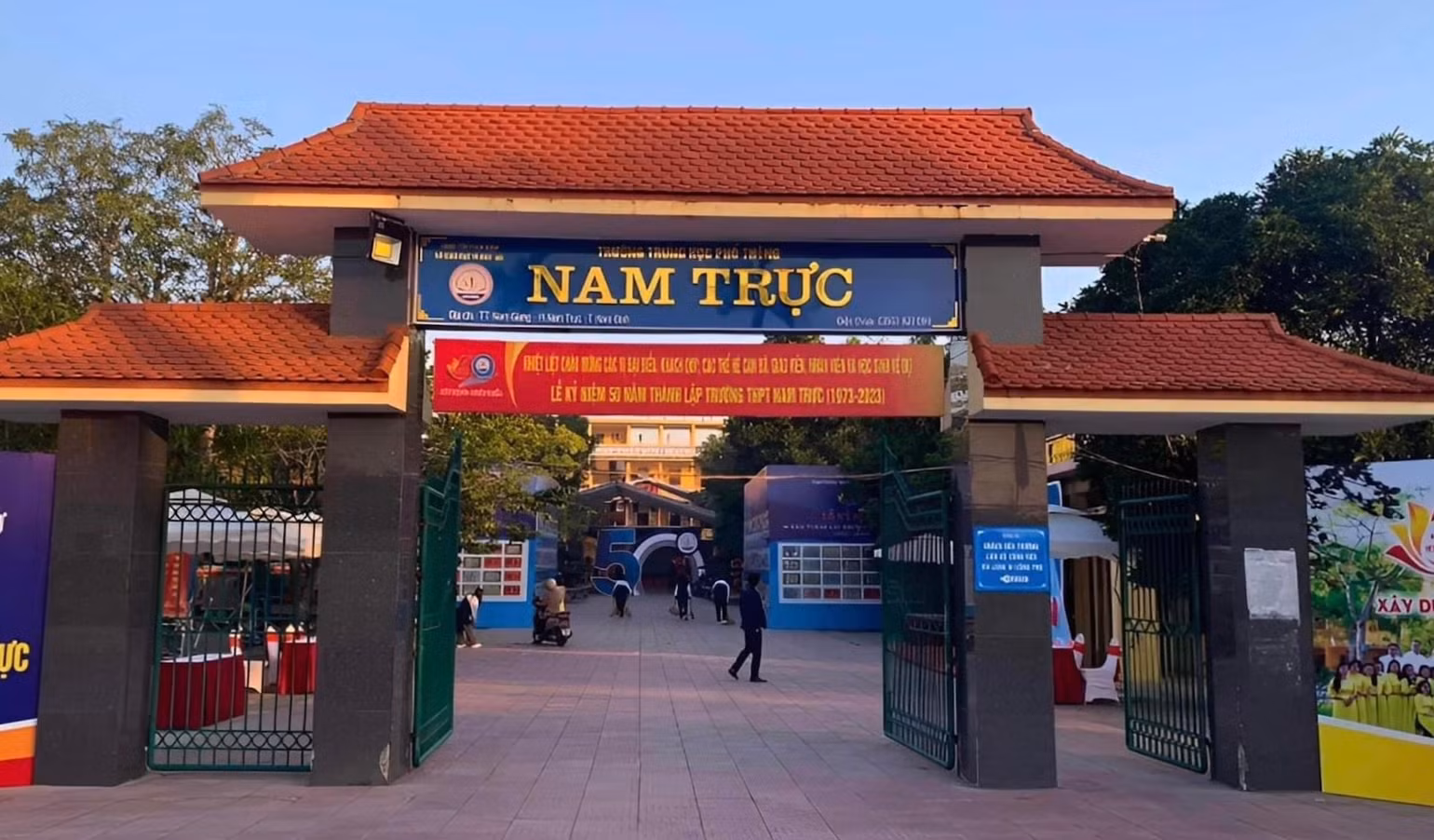 Nạn nhân mới 18 tuổi, là học sinh lớp 12 Trường Trung học phổ thông Nam Trực, huyện Nam Trực (Nam Định).