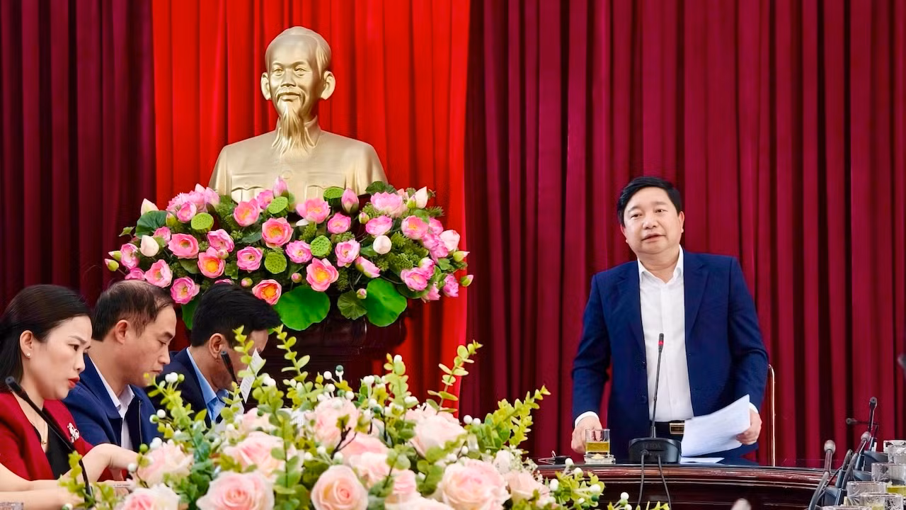 Đồng chí Nguyễn Tiến Dũng, Giám đốc Sở Văn hóa, Thể thao và Du lịch tỉnh Nam Định chủ trì hội nghị về công tác tổ chức Festival Phở 2024. Đồng chí Nguyễn Tiến Dũng, Giám đốc Sở Văn hóa, Thể thao và Du lịch tỉnh Nam Định chủ trì hội nghị về công tác tổ chức Festival Phở 2024.