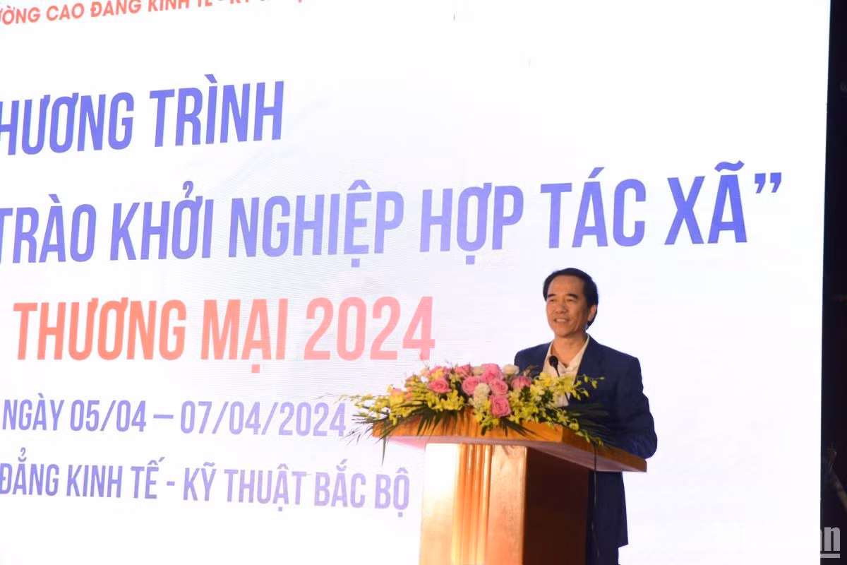 TS, Nguyễn Viết Cường-Hiệu trưởng Trường Cao đẳng Kinh tế-Kỹ thuật Bắc Bộ (tại Hải Phòng) phát động xúc tiến thương mại HTX.