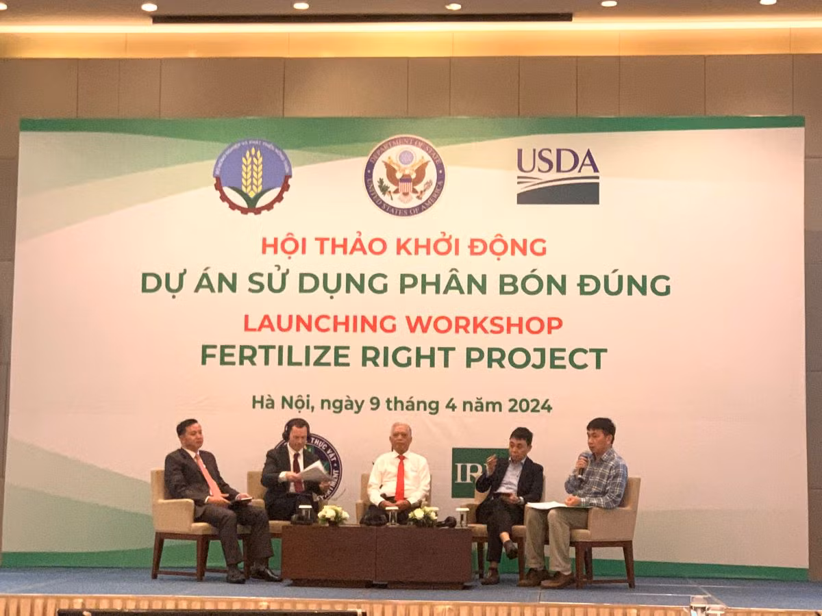 Các đại biểu chia sẻ về giải pháp sử dụng phân bón đúng tại Hội thảo ngày 9/4. Các đại biểu chia sẻ về giải pháp sử dụng phân bón đúng tại Hội thảo ngày 9/4.