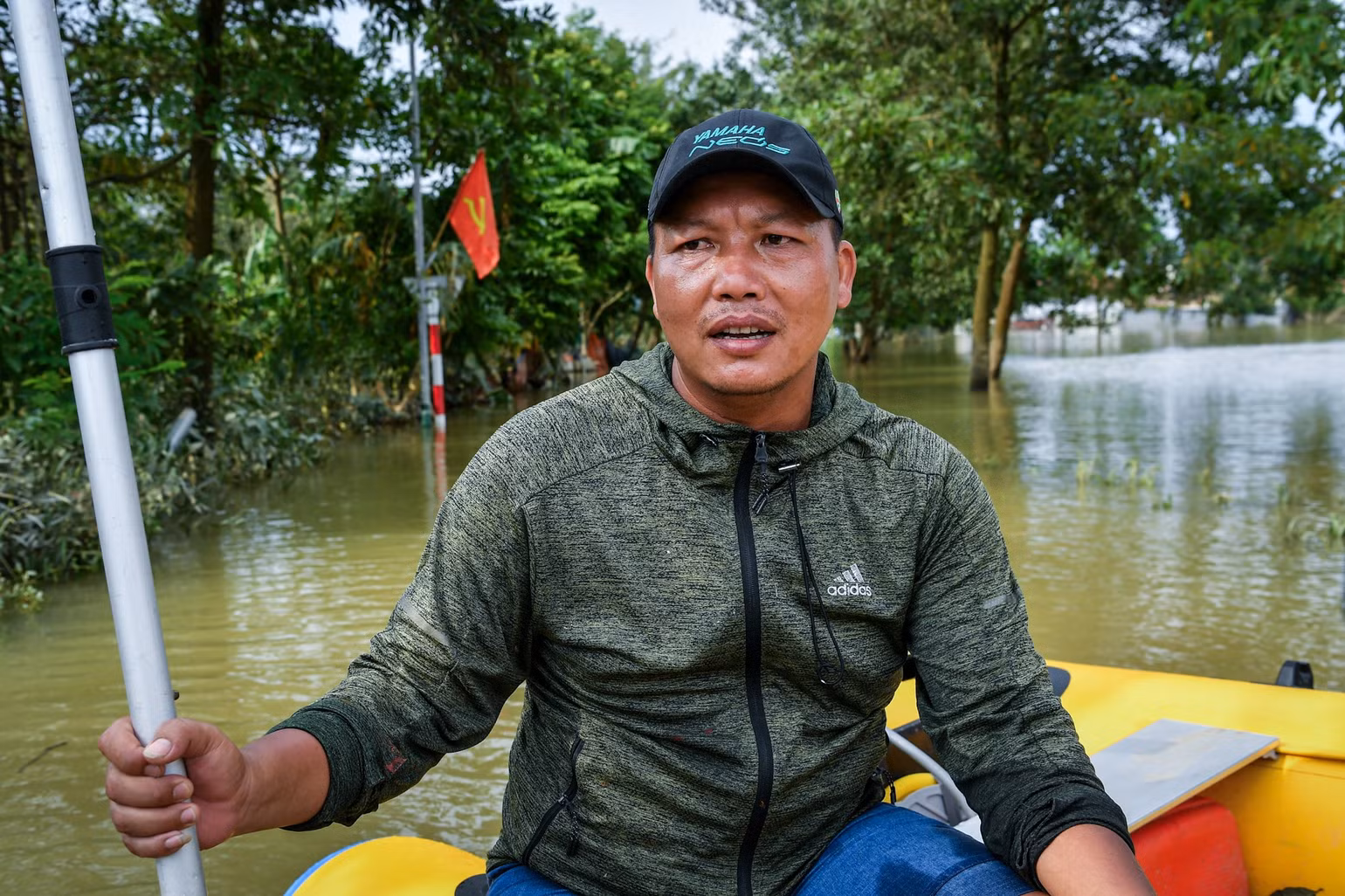 Anh Ngô Văn Tuấn cho biết, đây là đợt ngập lụt nghiêm trọng nhất trong vòng 20 năm qua từng xảy ra với thôn An Lạc. Anh Ngô Văn Tuấn cho biết, đây là đợt ngập lụt nghiêm trọng nhất trong vòng 20 năm qua từng xảy ra với thôn An Lạc.