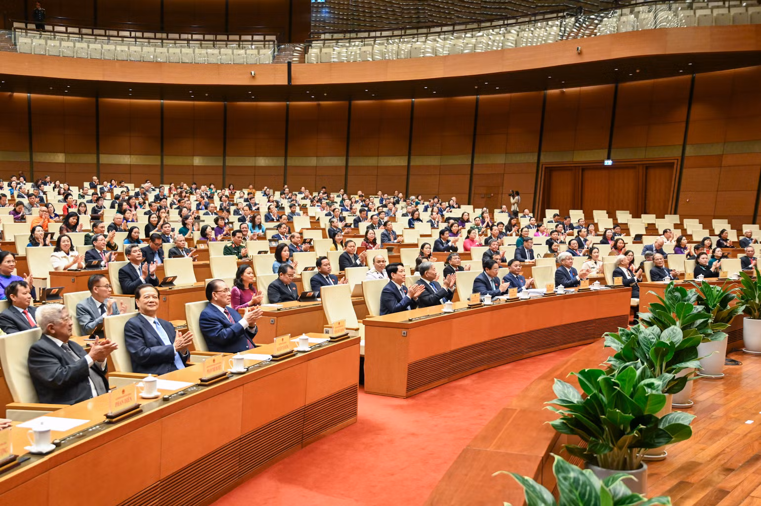 Các đồng chí Lãnh đạo, nguyên Lãnh đạo Đảng, Nhà nước và đại biểu dự phiên bế mạc. Ảnh: DUY LINH. Các đồng chí Lãnh đạo, nguyên Lãnh đạo Đảng, Nhà nước và đại biểu dự phiên bế mạc. Ảnh: DUY LINH.