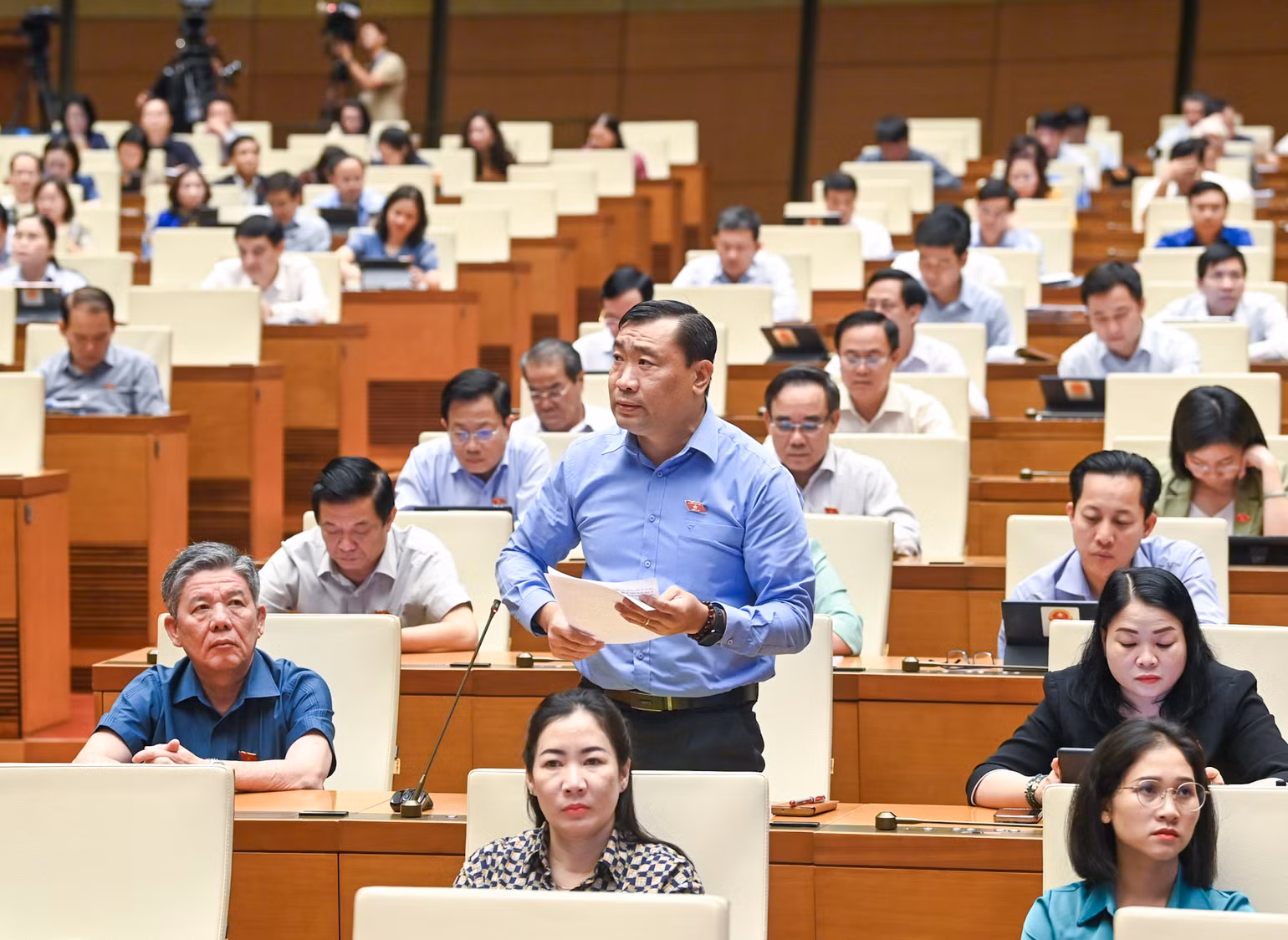 Đại biểu Thạch Phước Bình (đoàn Trà Vinh) bày tỏ băn khoăn với chỉ tiêu giảm cung về ma túy. Đại biểu Thạch Phước Bình (đoàn Trà Vinh) bày tỏ băn khoăn với chỉ tiêu giảm cung về ma túy.