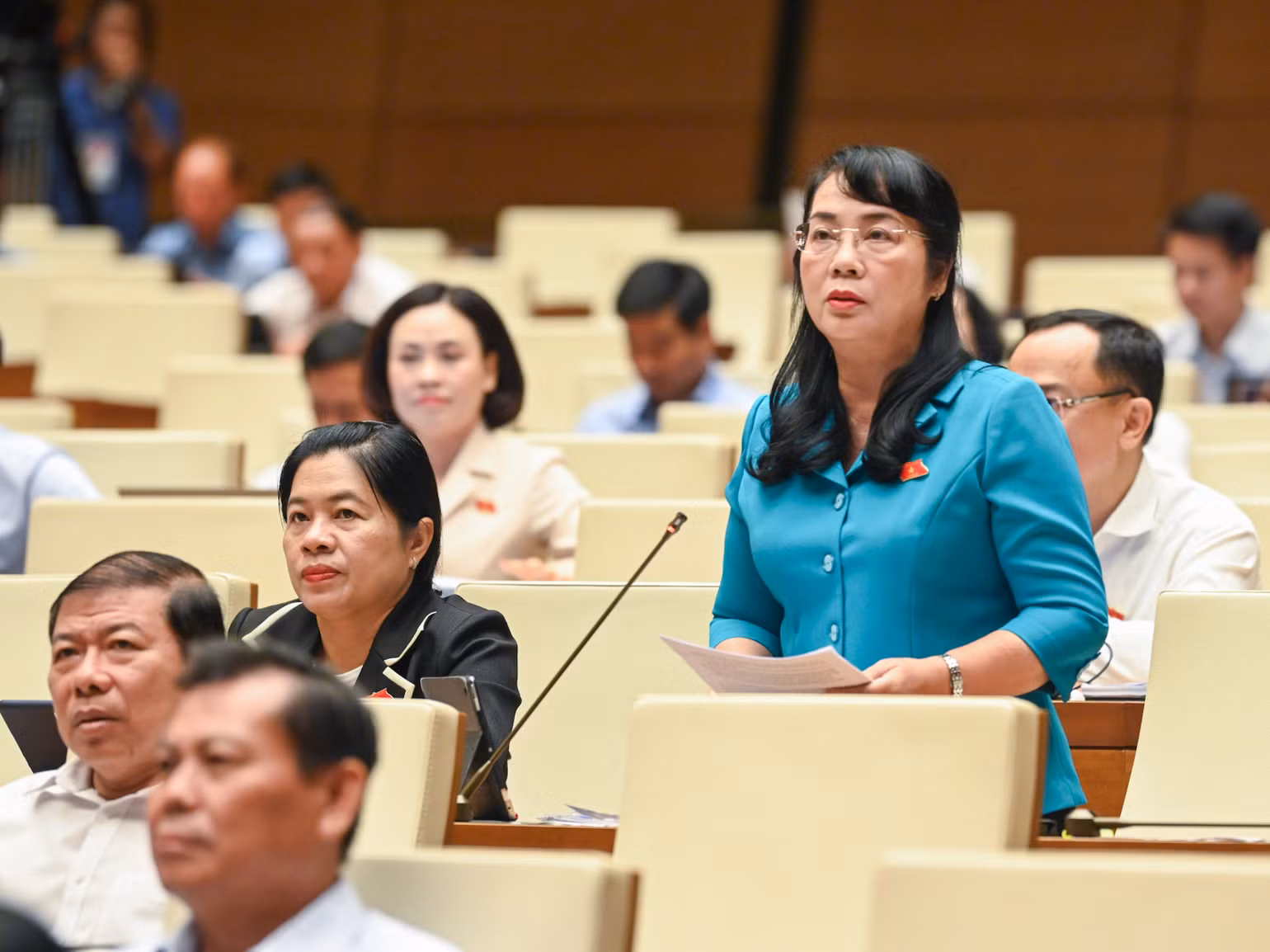 Đại biểu Trần Kim Yến đề xuất cần bổ sung chính sách khuyến khích người muốn sinh con. (Ảnh: DUY LINH)
