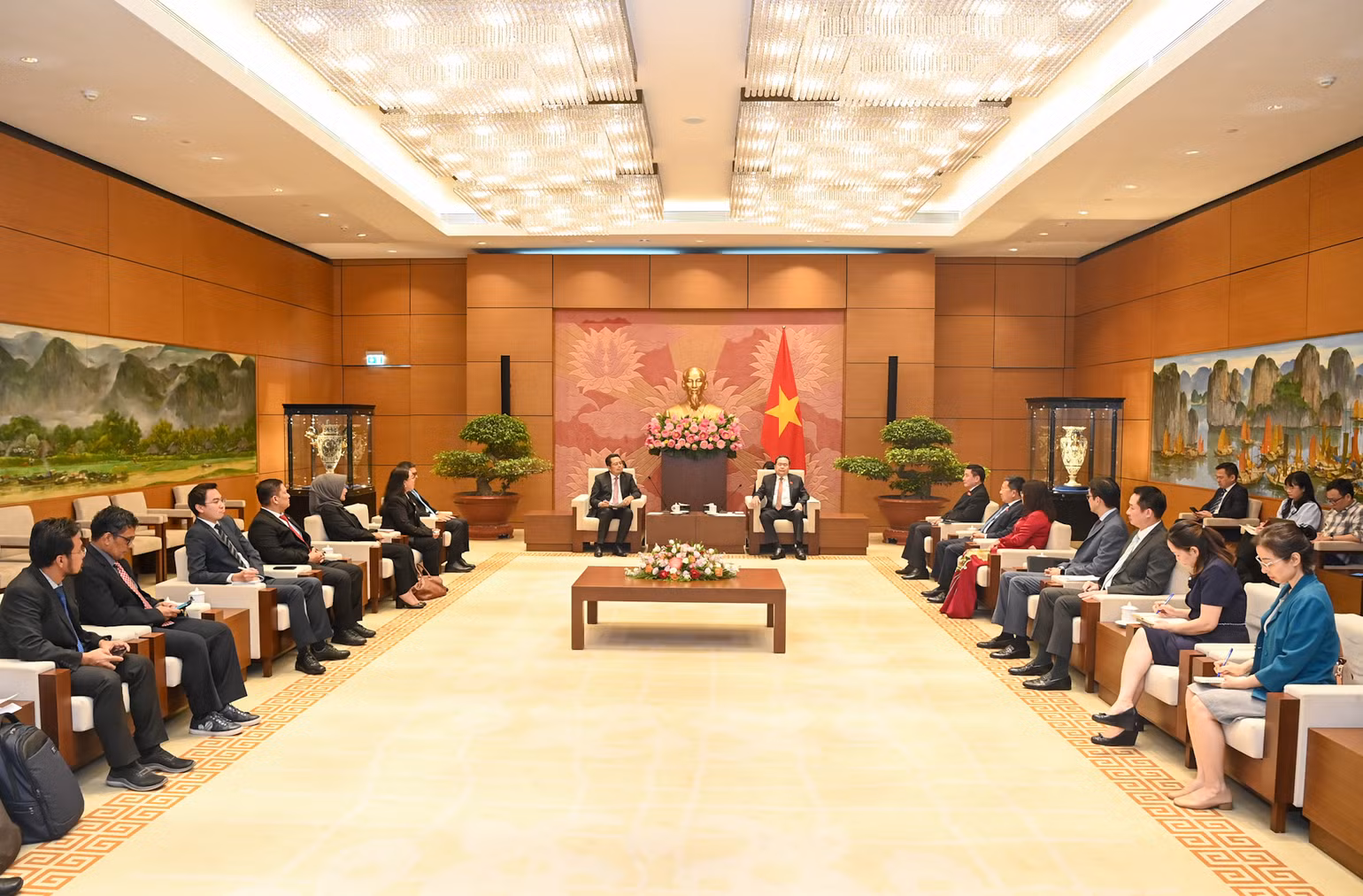 Quang cảnh buổi tiếp. (Ảnh: DUY LINH) Quang cảnh buổi tiếp. (Ảnh: DUY LINH)