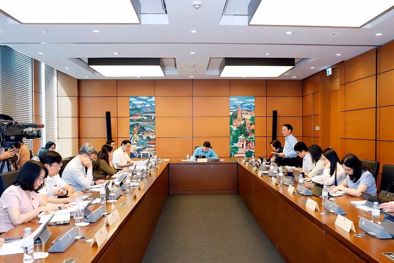 Toàn cảnh phiên họp Tổ 15, ngày 26/10.