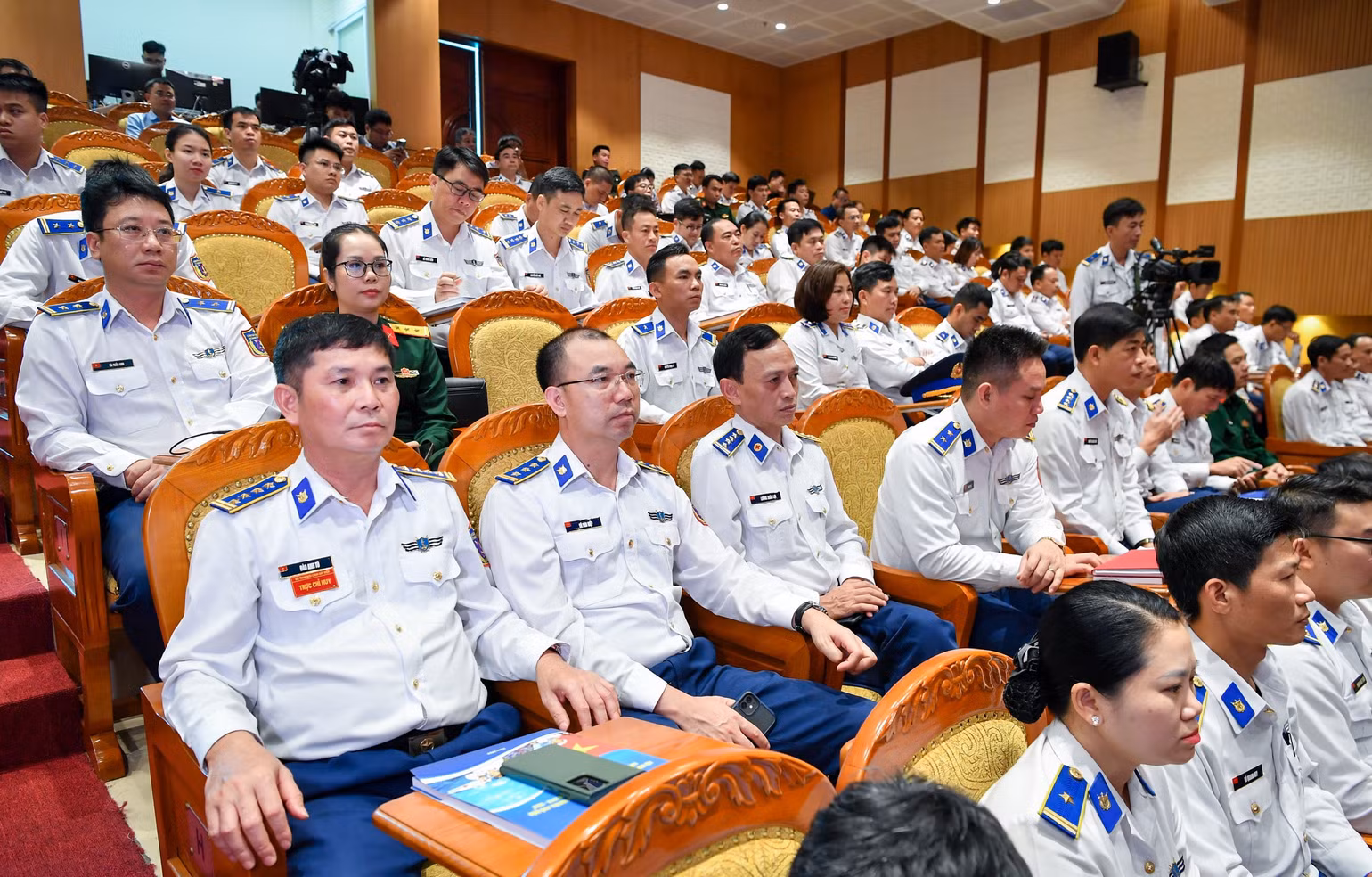 Các đại biểu tham dự hội nghị.