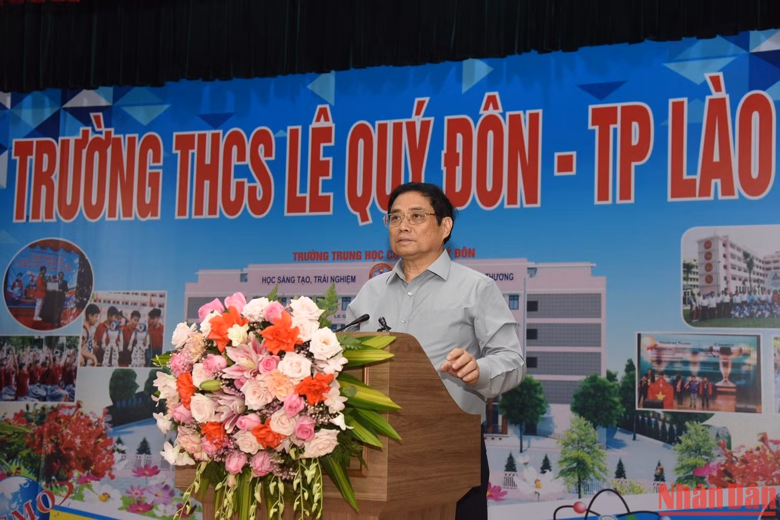 Thủ tướng Phạm Minh Chính phát biểu ý kiến tại Trường THCS Lê Quý Đôn (Thành phố Lào Cai).