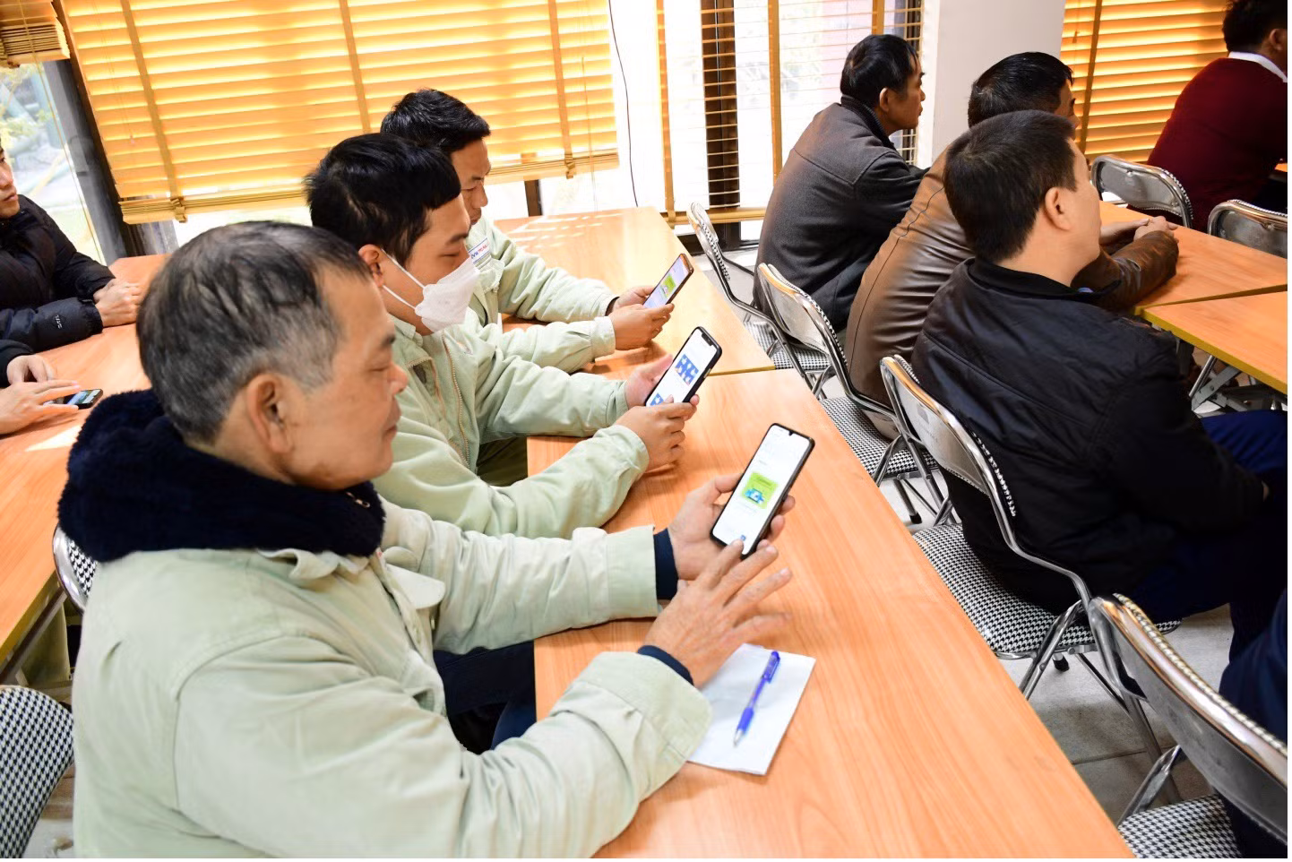 Cán bộ công nhân viên và người lao động của PPC tiếp cận các bài giảng.