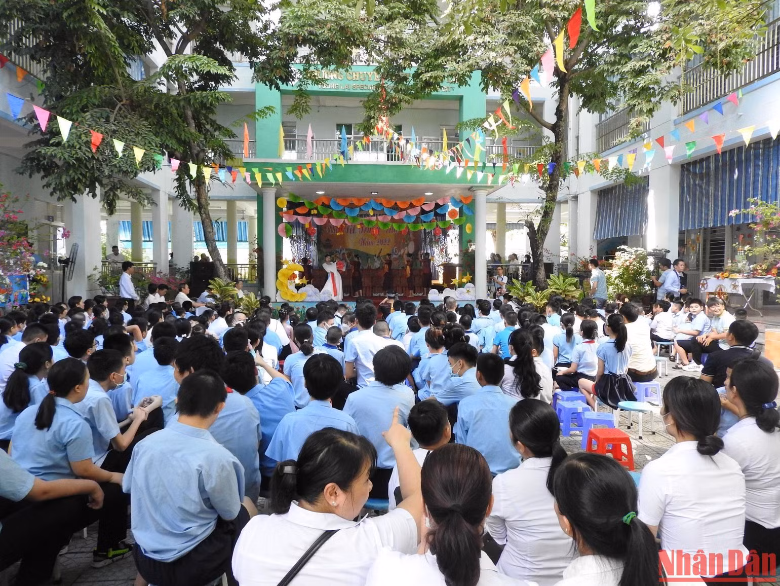 Tổ chức vui tết Trung thu cho các cháu khuyết tật. Tổ chức vui tết Trung thu cho các cháu khuyết tật.