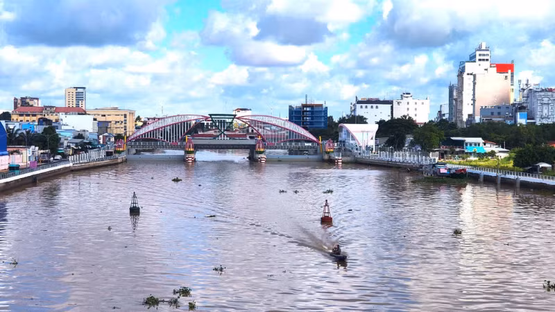 Âu thuyền Ninh Kiều. (Ảnh: PHƯƠNG BẰNG)