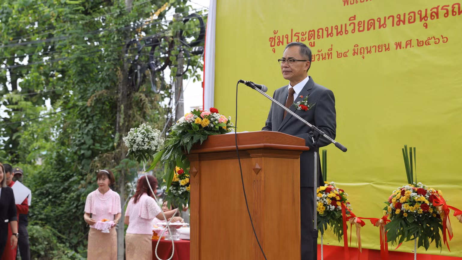 Đại sứ Phan Chí Thành phát biểu tại buổi lễ. Đại sứ Phan Chí Thành phát biểu tại buổi lễ.