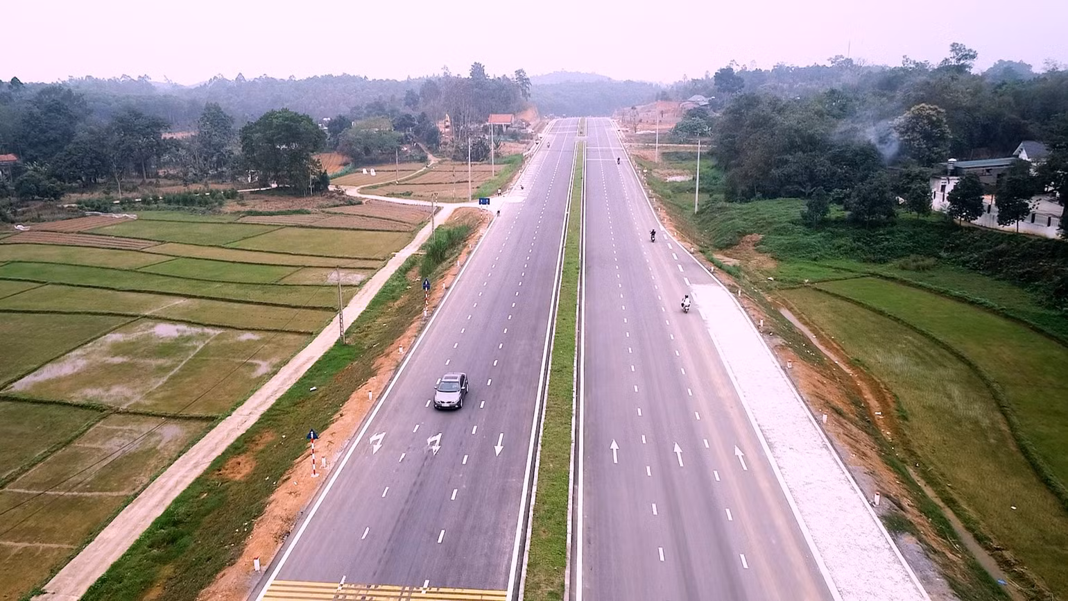 Tuyến đường kết nối trung tâm huyện Thanh Ba với cao tốc Nội Bài-Lào Cai mở ra hướng phát triển mới cho huyện.