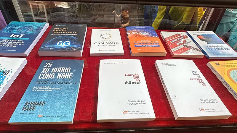 Trưng bày những quyển sách hay dành cho doanh nghiệp. Trưng bày những quyển sách hay dành cho doanh nghiệp.
