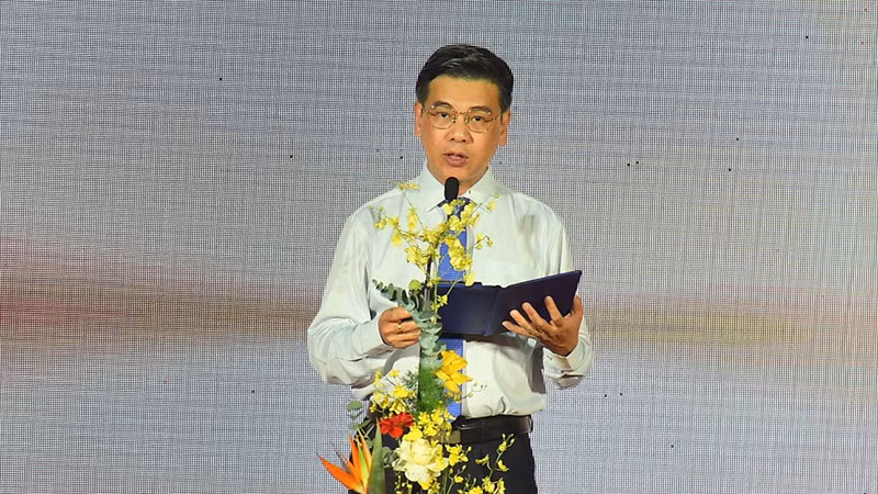 Ông Nguyễn Văn Dũng, Phó Chủ tịch Ủy ban nhân dân Thành phố Hồ Chí Minh phát biểu tại Lễ công bố.