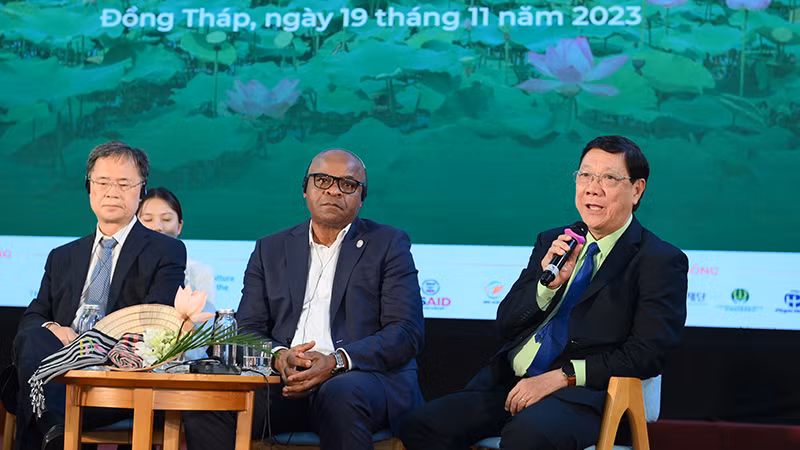 Quang cảnh của một phiên tọa đàm.