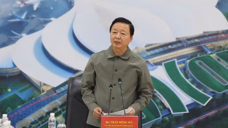 Phó Thủ tướng Chính phủ Trần Hồng Hà phát biểu tại buổi làm việc.