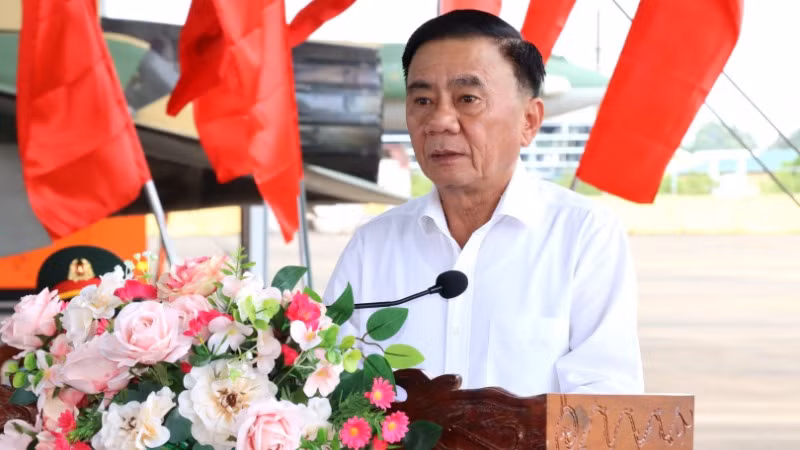 Thường trực Ban Bí thư Trần Cẩm Tú phát biểu tại buổi thăm, tặng quà lực lượng tham gia diễu binh tại Trung đoàn 935, đóng quân tại thành phố Biên Hòa, tỉnh Đồng Nai.