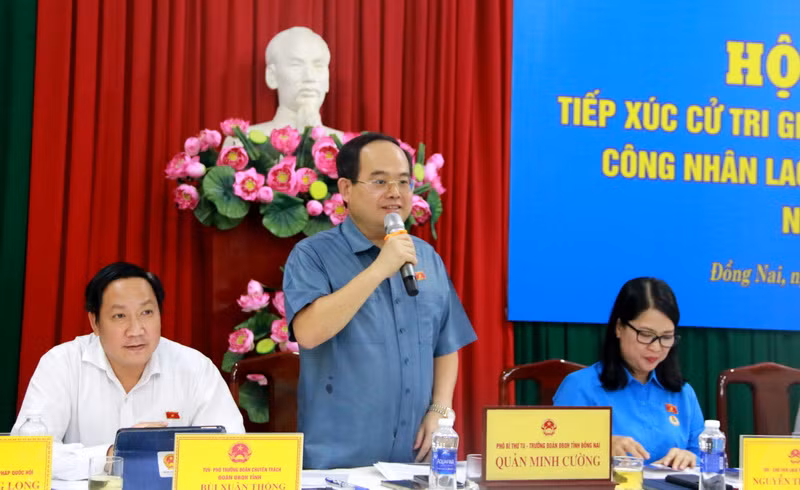 Đồng chí Quản Minh Cường, Phó Bí thư Tỉnh ủy, Trưởng Đoàn đại biểu Quốc hội tỉnh Đồng Nai phát biểu tại hội nghị. Đồng chí Quản Minh Cường, Phó Bí thư Tỉnh ủy, Trưởng Đoàn đại biểu Quốc hội tỉnh Đồng Nai phát biểu tại hội nghị.