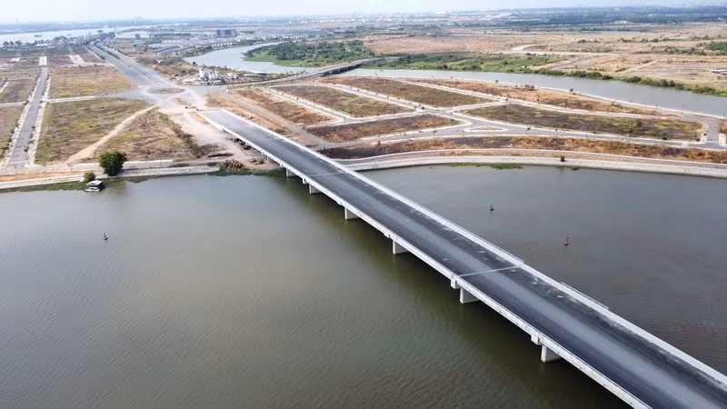 Mới đây, Sở Kế hoạch và Đầu tư Đồng Nai kiến nghị phương án đầu tư dự án Hương lộ 2, đoạn 2 bằng hình thức đầu tư công, nhằm bảo đảm đồng bộ, thông suốt tuyến đường này với cao tốc Thành phố Hồ Chí Minh – Long Thành - Dầu Giây. Mới đây, Sở Kế hoạch và Đầu tư Đồng Nai kiến nghị phương án đầu tư dự án Hương lộ 2, đoạn 2 bằng hình thức đầu tư công, nhằm bảo đảm đồng bộ, thông suốt tuyến đường này với cao tốc Thành phố Hồ Chí Minh – Long Thành - Dầu Giây.