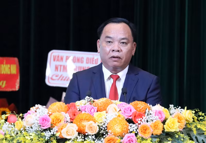 Quyền Chủ tịch Ủy ban nhân dân tỉnh Đồng Nai Võ Tấn Đức phát biểu tại buổi lễ. Quyền Chủ tịch Ủy ban nhân dân tỉnh Đồng Nai Võ Tấn Đức phát biểu tại buổi lễ.