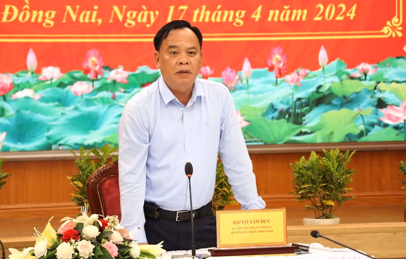 Quyền Chủ tịch Ủy ban nhân dân tỉnh Đồng Nai Võ Tấn Đức đề nghị sớm bố trí tái định cư cho người dân di dời để thực hiện dự án đường cao tốc Biên Hòa-Vũng Tàu.