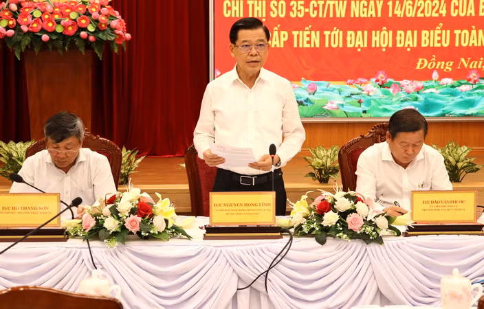 Bí thư Tỉnh ủy Đồng Nai Nguyễn Hồng Lĩnh đề nghị các cấp ủy tập trung lãnh đạo, chỉ đạo bảo đảm cho đại hội đảng bộ các cấp trong Đảng bộ tỉnh đạt yêu cầu đề ra. Bí thư Tỉnh ủy Đồng Nai Nguyễn Hồng Lĩnh đề nghị các cấp ủy tập trung lãnh đạo, chỉ đạo bảo đảm cho đại hội đảng bộ các cấp trong Đảng bộ tỉnh đạt yêu cầu đề ra.