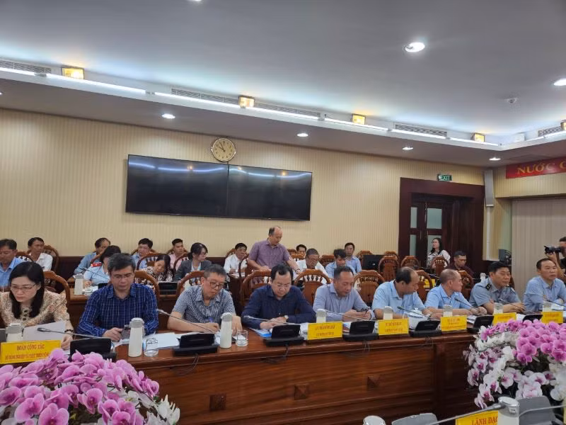 Các thành viên trong Đoàn công tác của Bộ Nông nghiệp và Phát triển nông thôn.