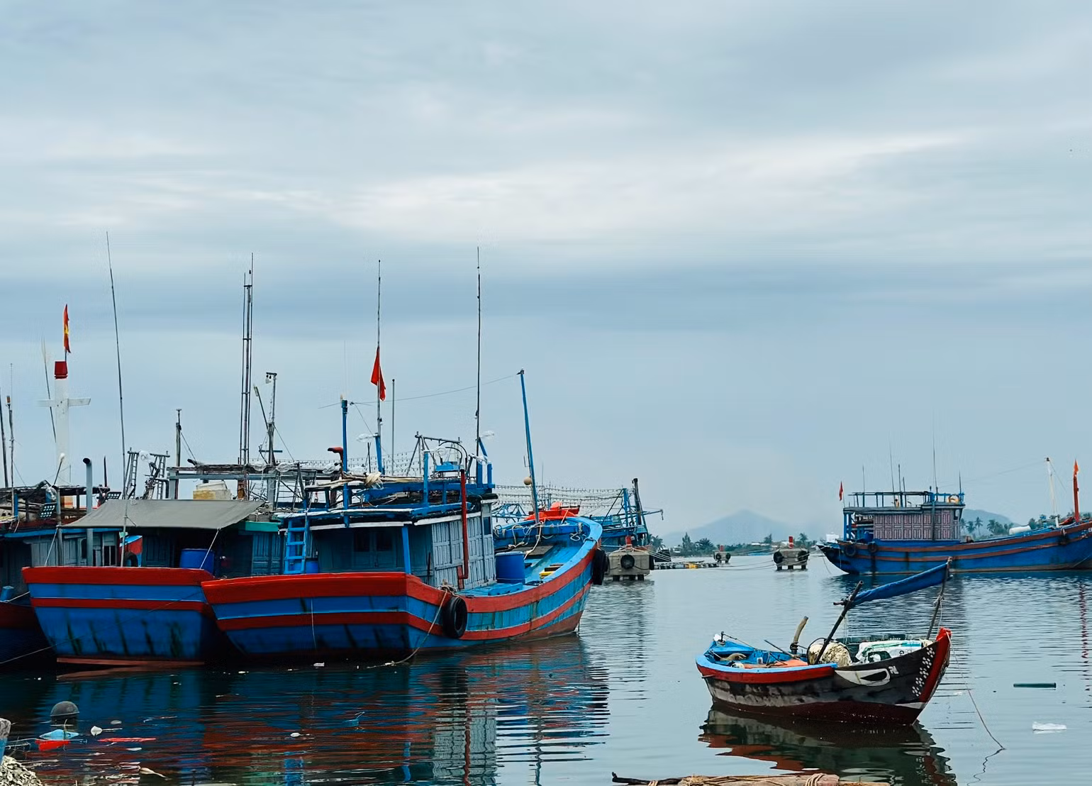 Cảng cá Tam Quang đi vào hoạt động tạo điều kiện thuận lợi cho bà con ngư dân