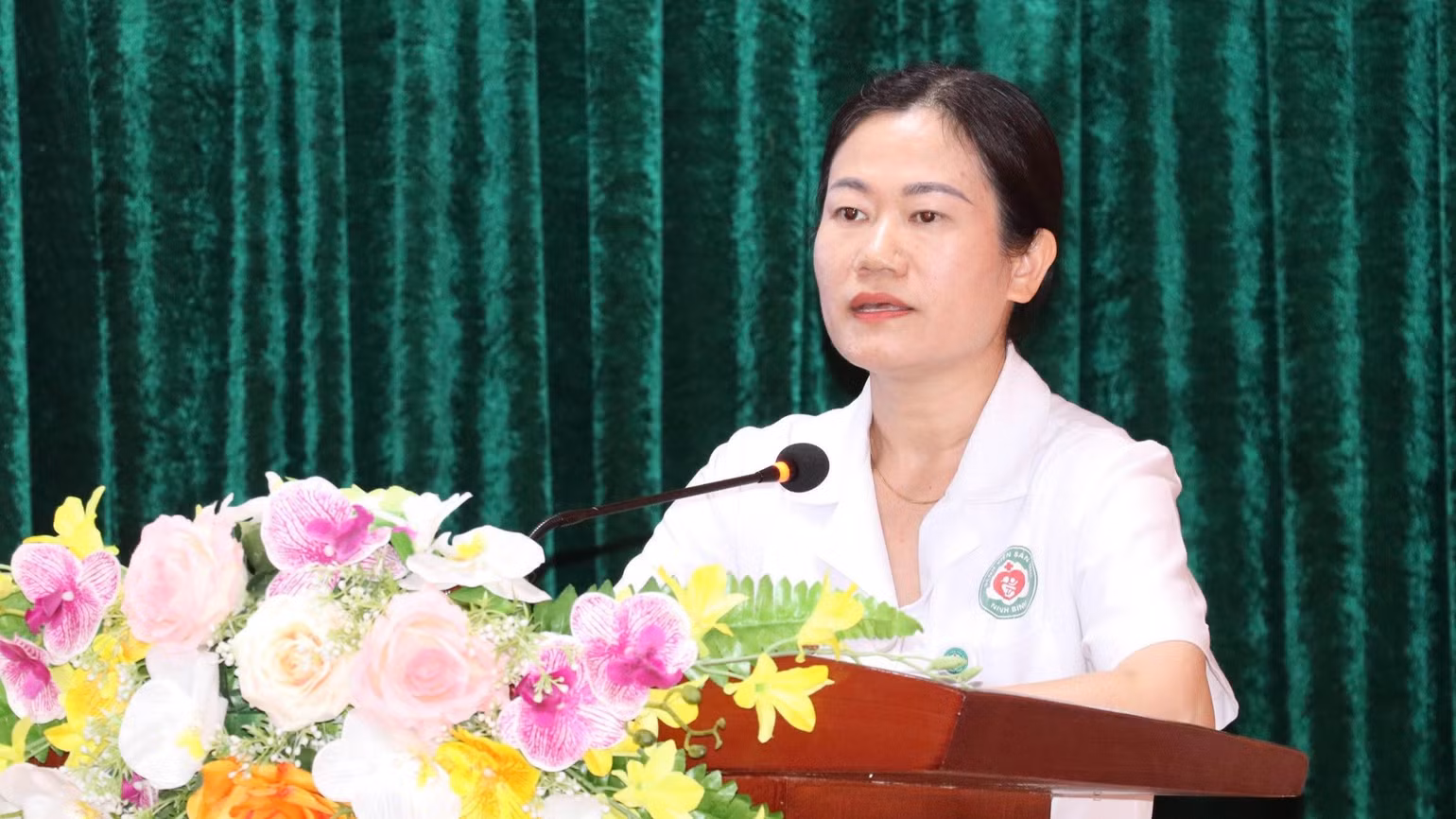 Phó Giám đốc Bệnh viện Sản-Nhi Ninh Bình Phạm Ngọc Hà phát biểu tại lớp tập huấn. Phó Giám đốc Bệnh viện Sản-Nhi Ninh Bình Phạm Ngọc Hà phát biểu tại lớp tập huấn.
