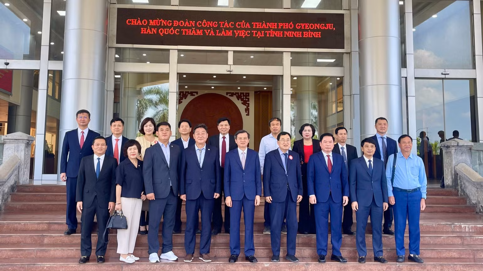 Thông qua chuyến thăm góp phần tăng cường hơn nữa tình hữu nghị và mở ra cơ hội hợp tác toàn diện giữa hai bên trong thời gian tới.