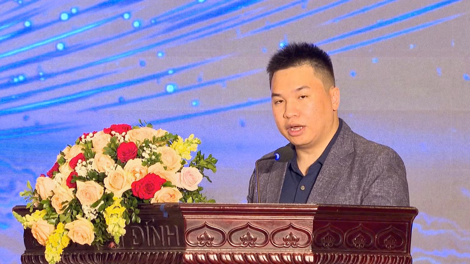 Ông Nguyễn Xuân Trung, Giám đốc Dự án "Vườn ươm tài năng văn hóa du lịch" phát biểu tại cuộc thi. Ông Nguyễn Xuân Trung, Giám đốc Dự án "Vườn ươm tài năng văn hóa du lịch" phát biểu tại cuộc thi.