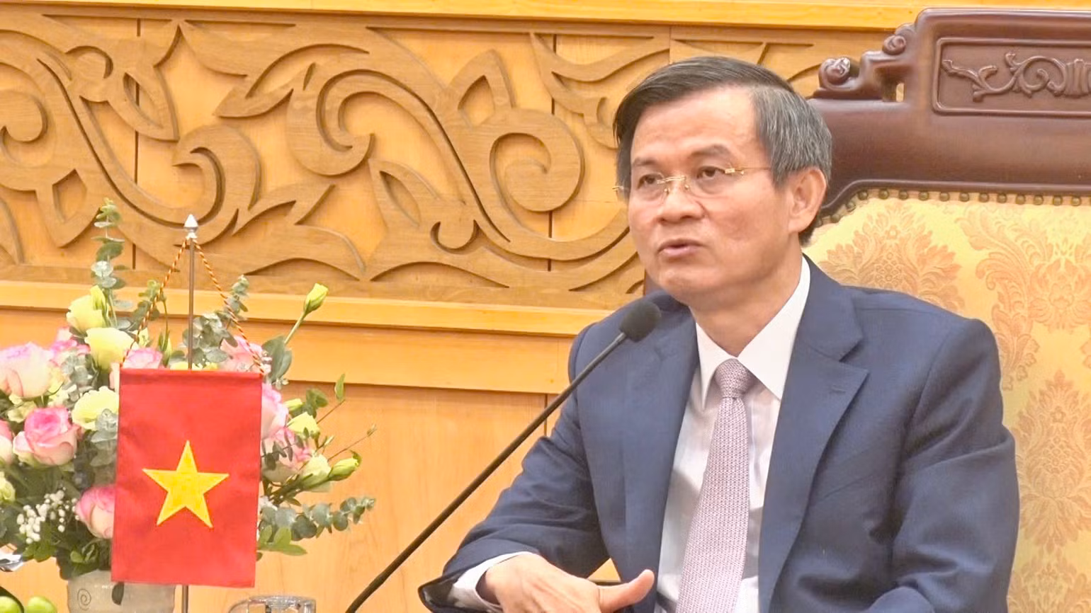 Bí thư Tỉnh ủy Ninh Bình Đoàn Minh Huấn phát biểu tại buổi làm việc.