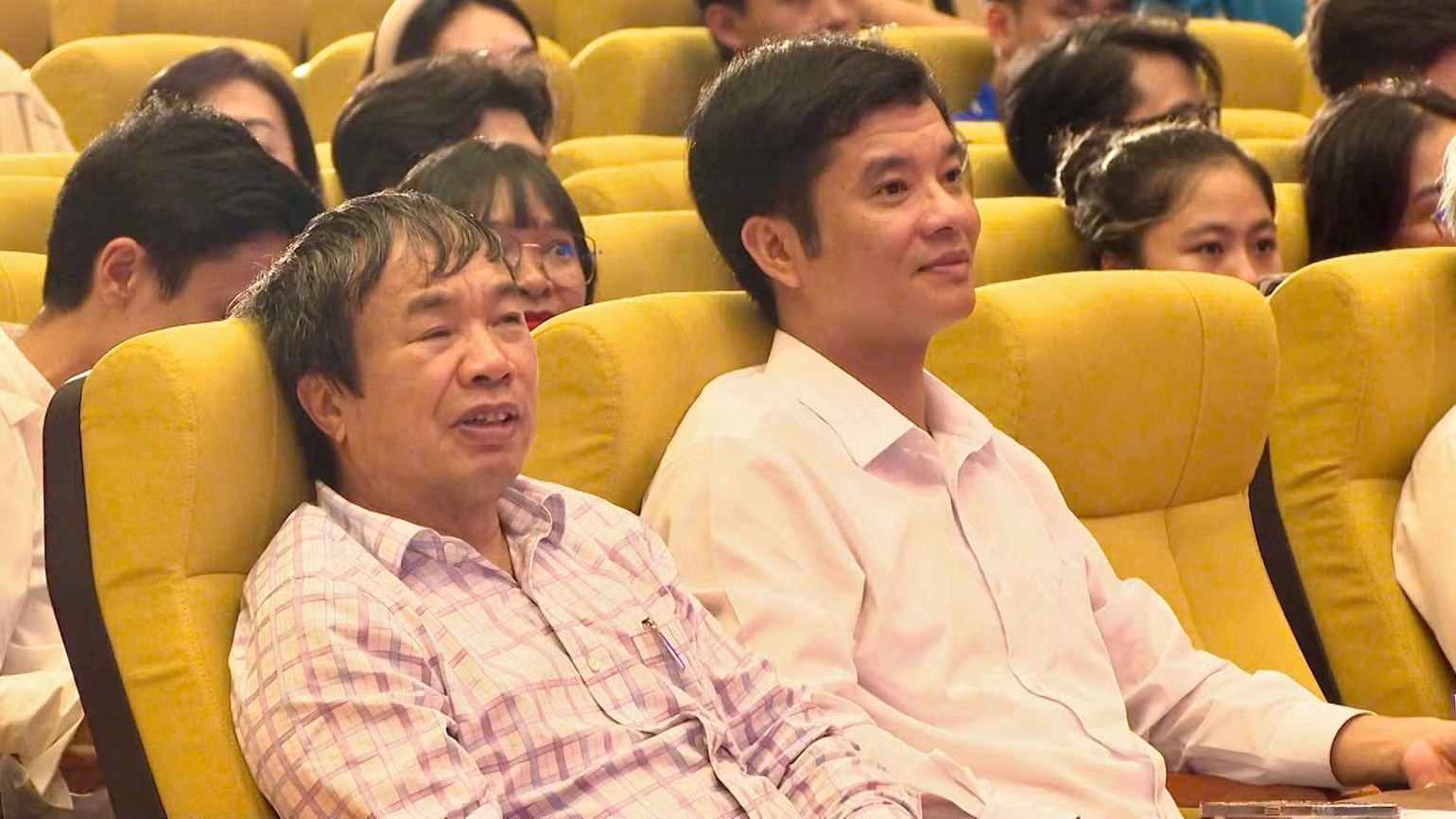 Các đại biểu dự vòng chung kết cuộc thi. Các đại biểu dự vòng chung kết cuộc thi.