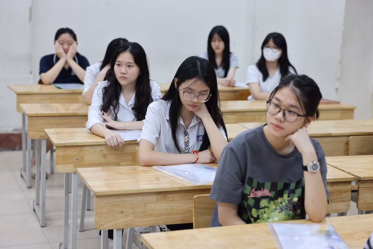 Thí sinh tại Kỳ thi tuyển sinh vào lớp 10 năm học 2024-2025 của Hà Nội. (Ảnh: ĐẠI THẮNG) Thí sinh tại Kỳ thi tuyển sinh vào lớp 10 năm học 2024-2025 của Hà Nội. (Ảnh: ĐẠI THẮNG)
