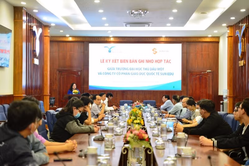 Quang cảnh lễ ký kết thỏa thuận hợp tác. Quang cảnh lễ ký kết thỏa thuận hợp tác.