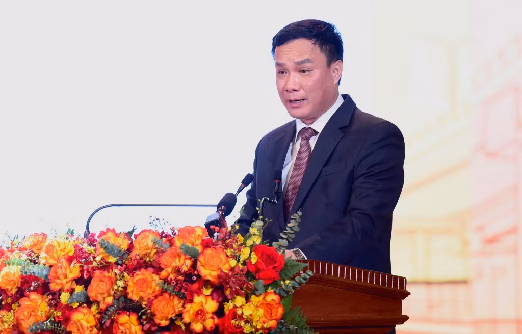 Chủ tịch UBND tỉnh Hải Dương Triệu Thế Hùng phát biểu.