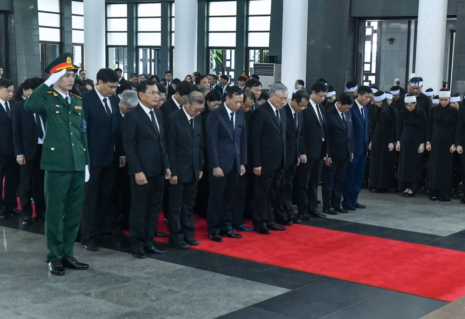 Toàn cảnh Lễ viếng Tổng Bí thư Nguyễn Phú Trọng: Trang nghiêm và xúc động ảnh 141 Toàn cảnh Lễ viếng Tổng Bí thư Nguyễn Phú Trọng: Trang nghiêm và xúc động ảnh 141