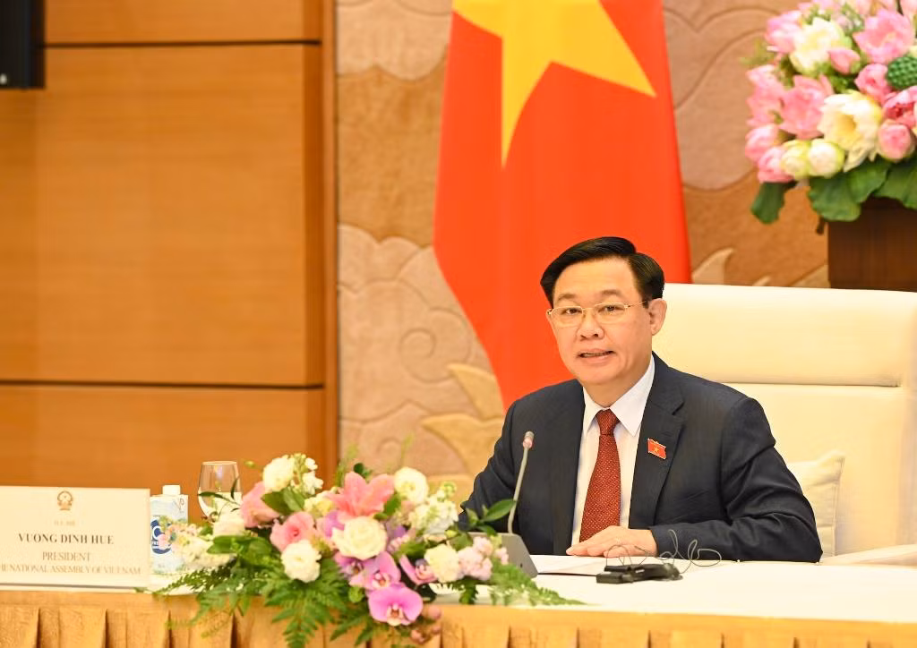 Chủ tịch Quốc hội Vương Đình Huệ phát biểu tại buổi tiếp.