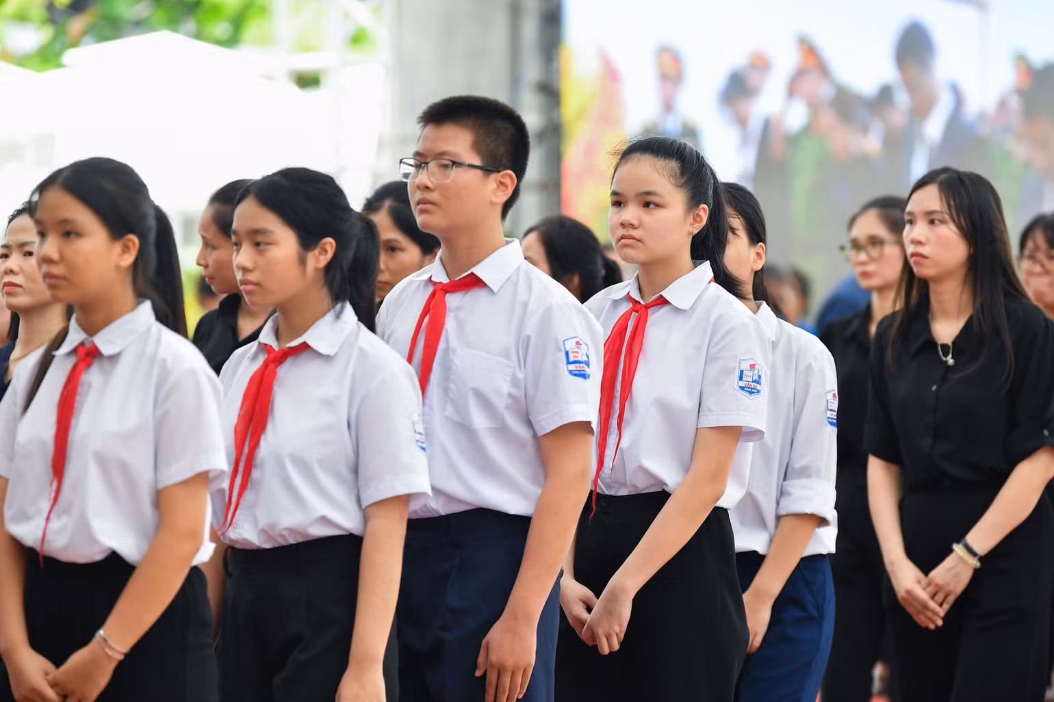 Toàn cảnh Lễ viếng Tổng Bí thư Nguyễn Phú Trọng: Trang nghiêm và xúc động ảnh 299 Toàn cảnh Lễ viếng Tổng Bí thư Nguyễn Phú Trọng: Trang nghiêm và xúc động ảnh 299
