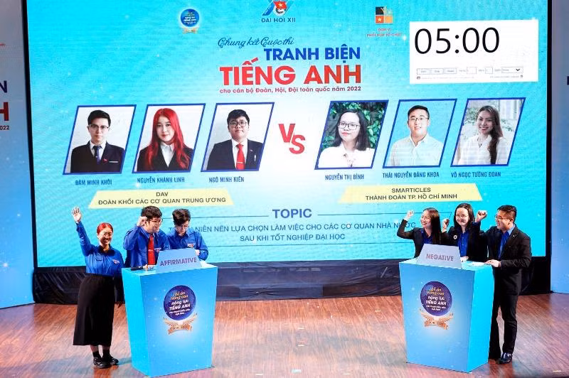 Cuộc thi lượt thứ nhất giữa 2 đội DAV đến từ Đoàn khối các cơ quan Trung ương và đội SMARTICLES đến từ Thành đoàn Thành phố Hồ Chí Minh.