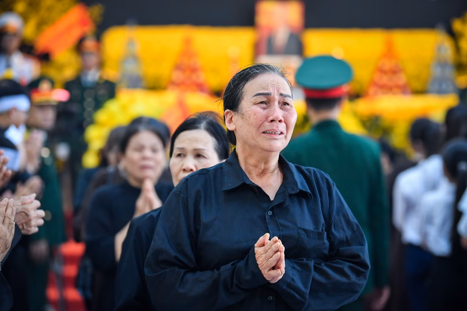 Toàn cảnh Lễ viếng Tổng Bí thư Nguyễn Phú Trọng: Trang nghiêm và xúc động ảnh 298 Toàn cảnh Lễ viếng Tổng Bí thư Nguyễn Phú Trọng: Trang nghiêm và xúc động ảnh 298